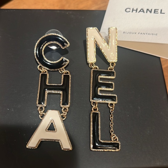 Auth. Chanel CHA NEL Earrings ICONIC - Picture 5 of 12